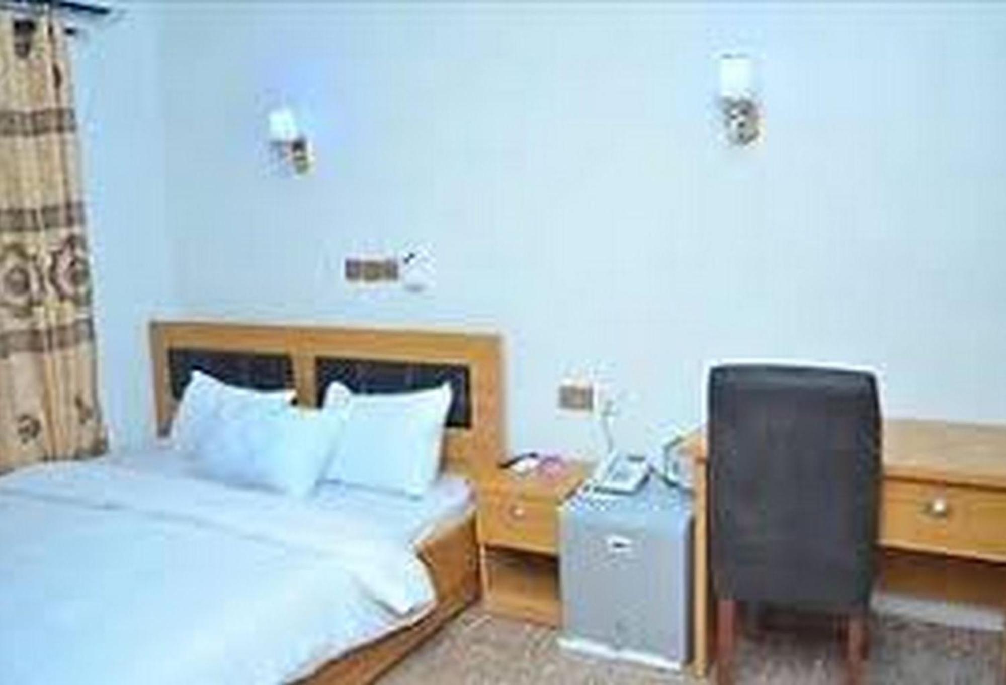 Room In Lodge - Seth Hotel Asaba Exterior photo
