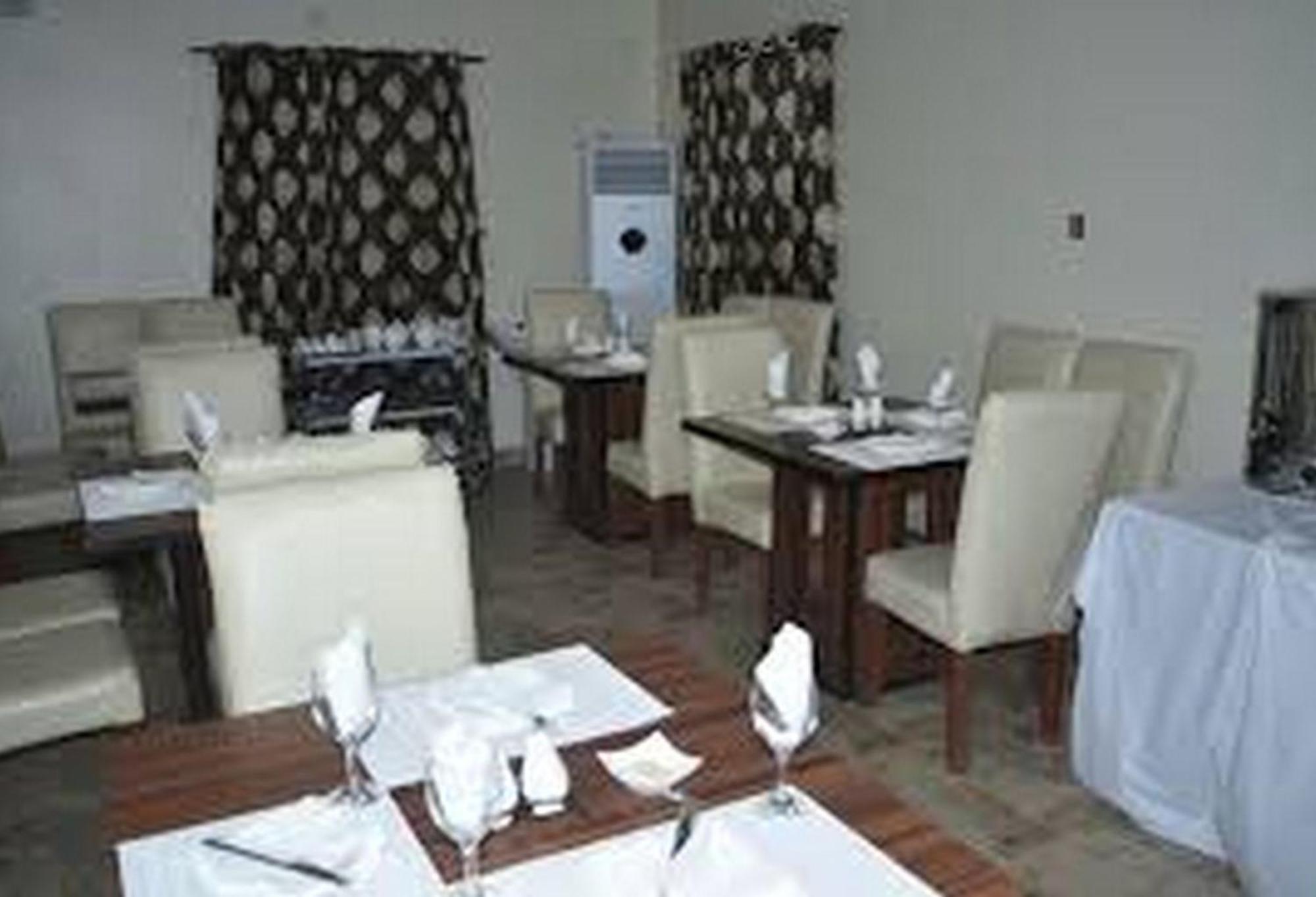Room In Lodge - Seth Hotel Asaba Exterior photo