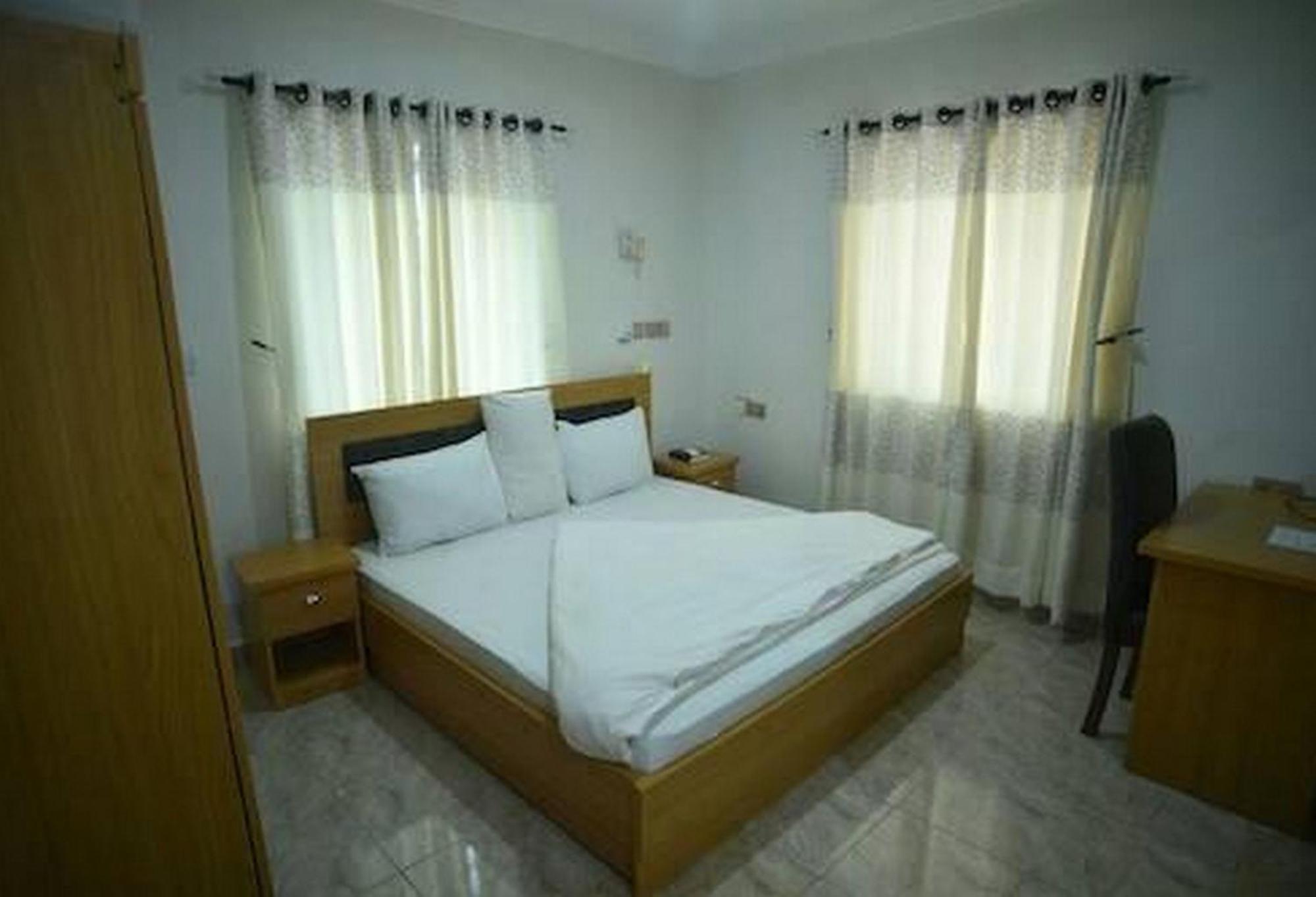Room In Lodge - Seth Hotel Asaba Exterior photo
